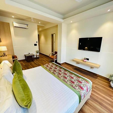 Crown Hotel Agra Near Taj Mahal 外观 照片