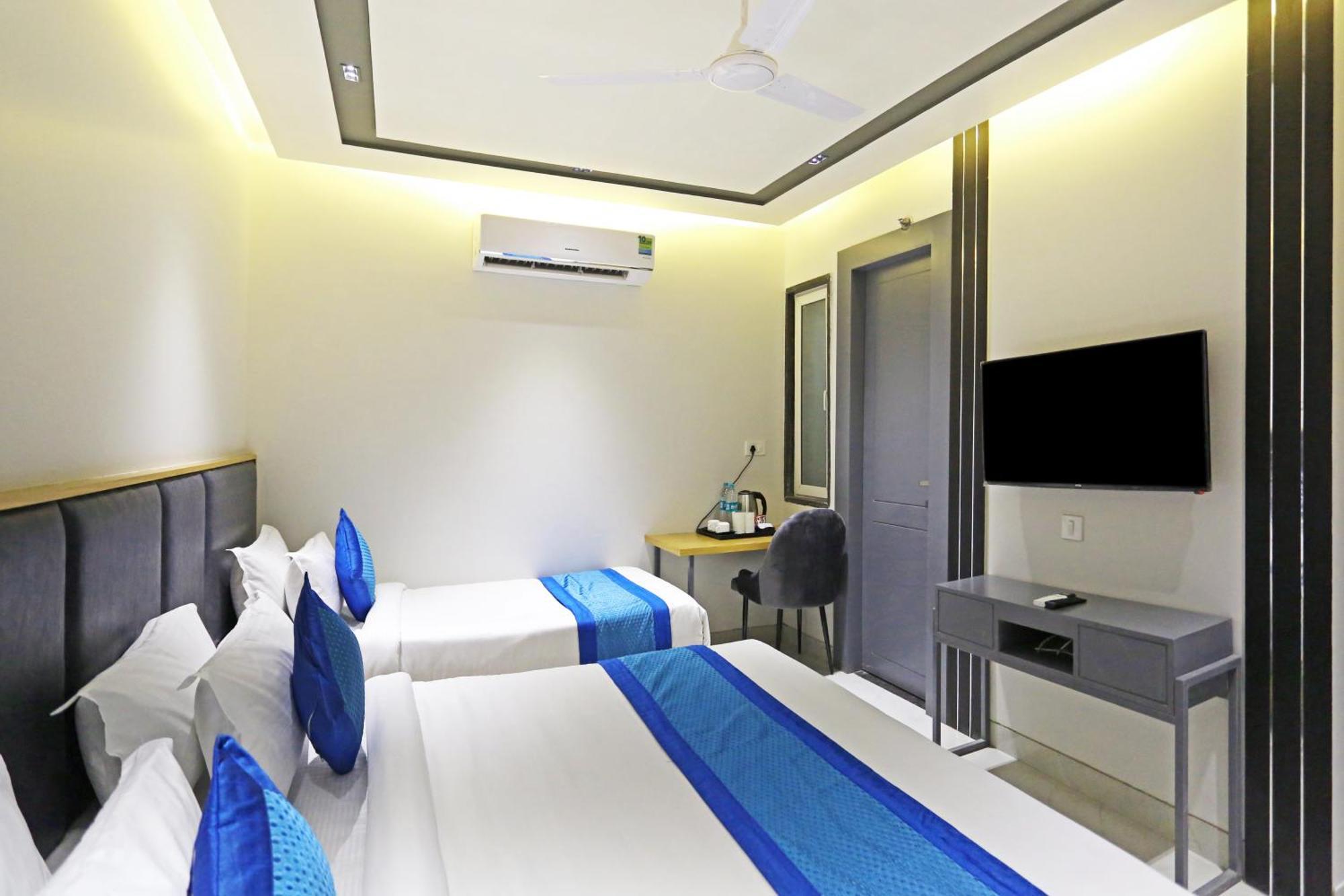 Crown Hotel Agra Near Taj Mahal 外观 照片