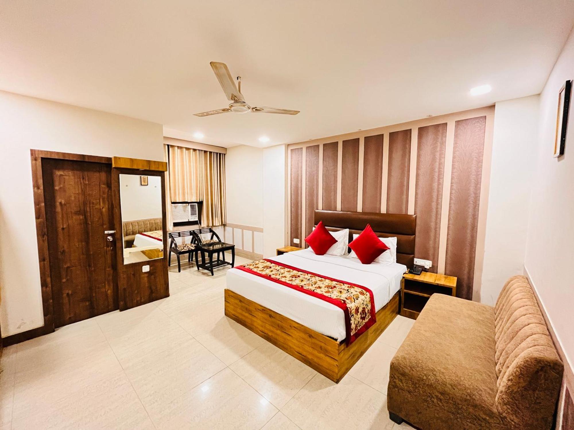Crown Hotel Agra Near Taj Mahal 外观 照片