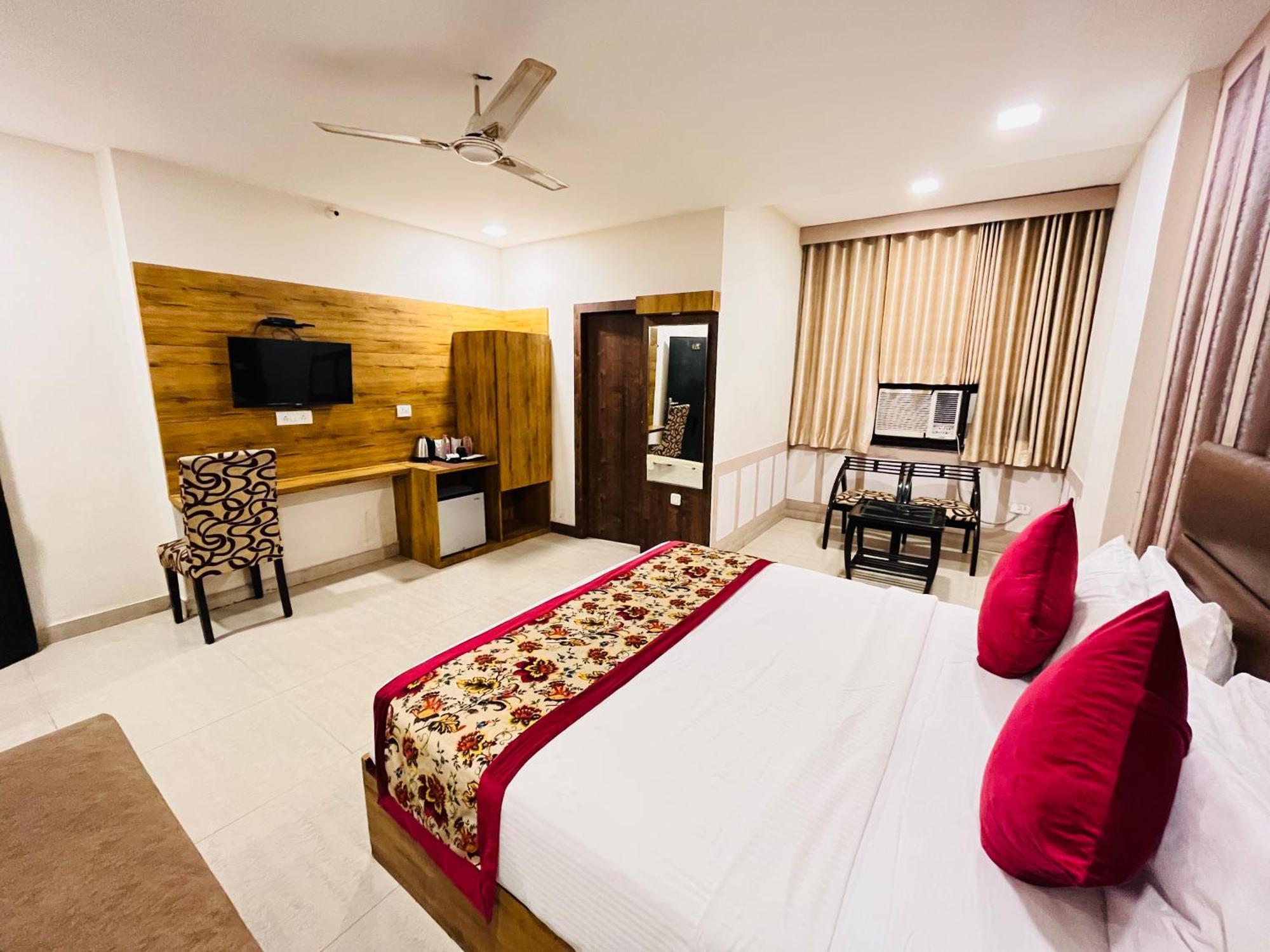Crown Hotel Agra Near Taj Mahal 外观 照片