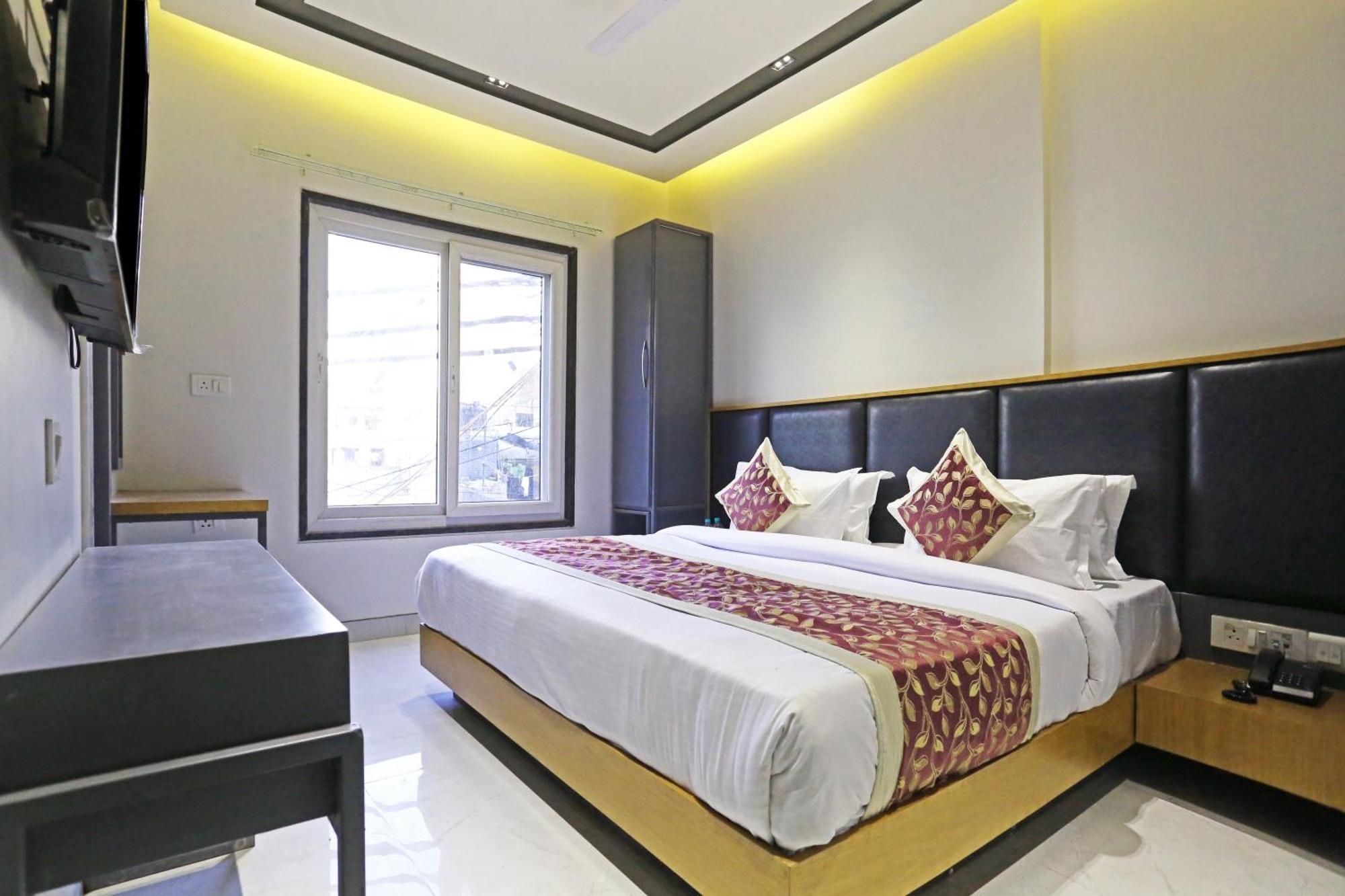 Crown Hotel Agra Near Taj Mahal 外观 照片