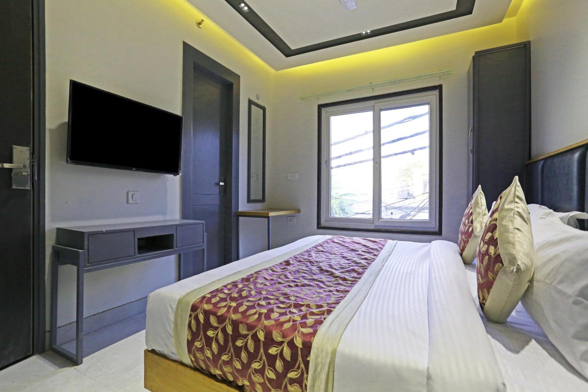 Crown Hotel Agra Near Taj Mahal 外观 照片
