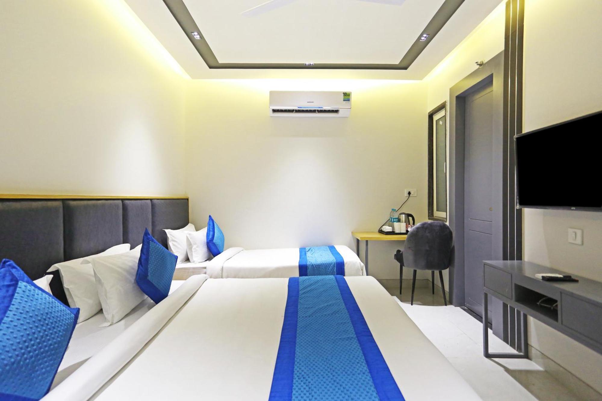 Crown Hotel Agra Near Taj Mahal 外观 照片