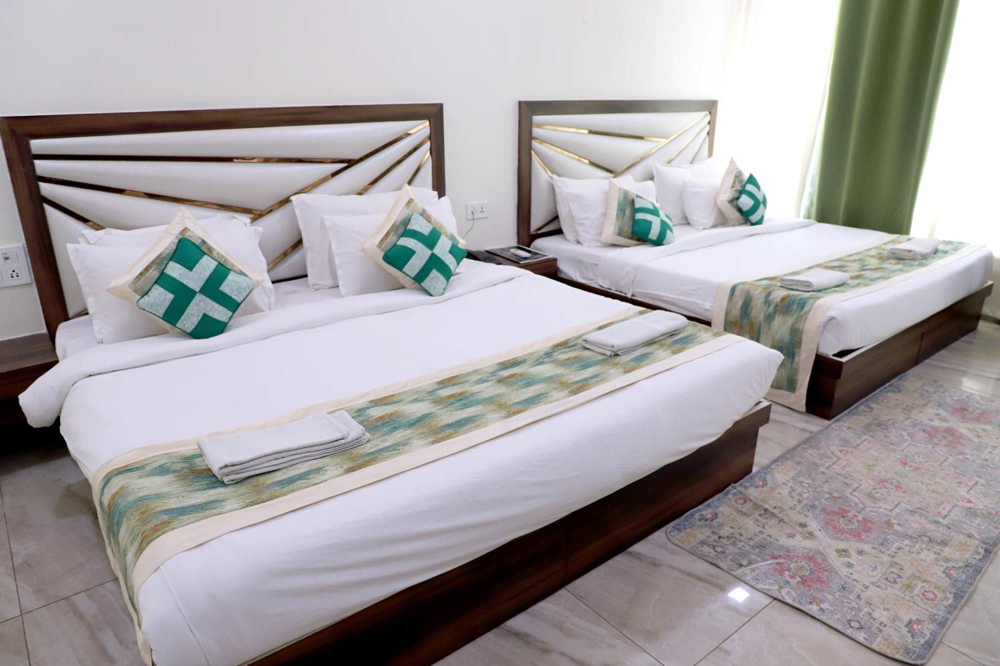 Crown Hotel Agra Near Taj Mahal 外观 照片