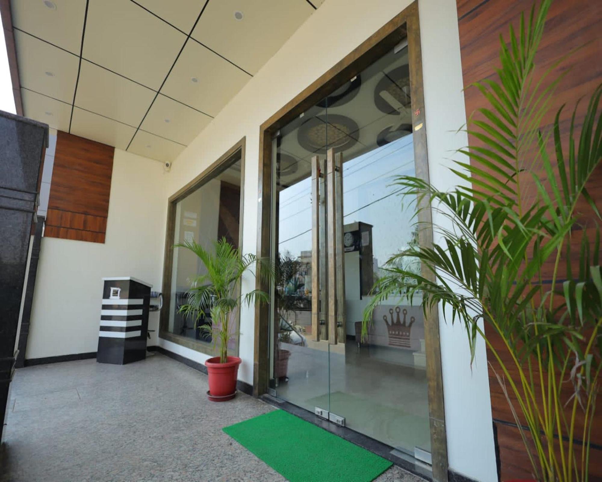 Crown Hotel Agra Near Taj Mahal 外观 照片