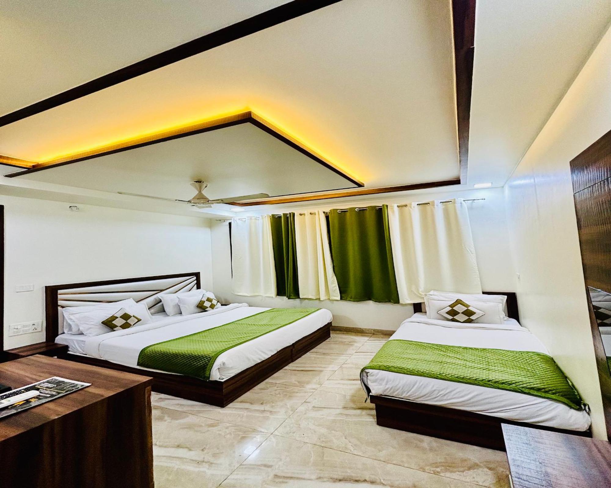 Crown Hotel Agra Near Taj Mahal 外观 照片